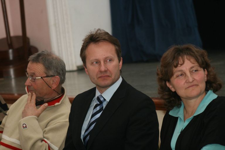 nevenka_bogataj__robert_rezonja_in_vinko_sesko.jpg