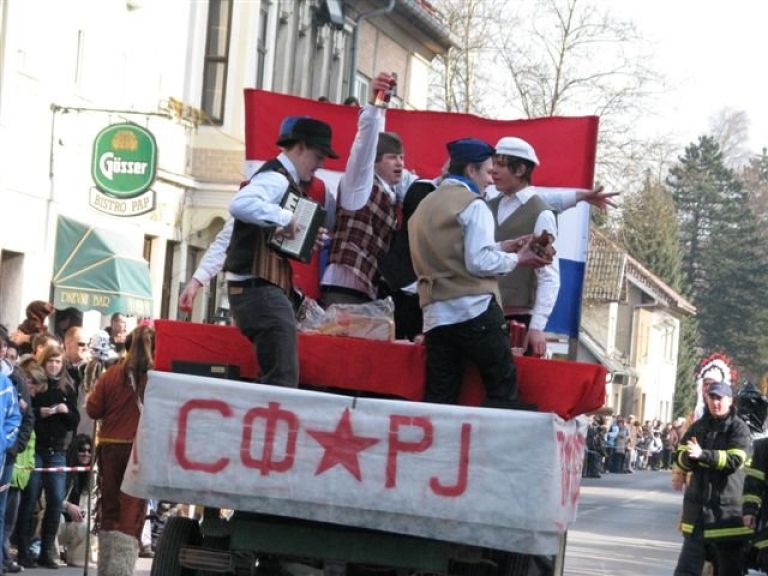 pust_v_ribnici__8_.jpg