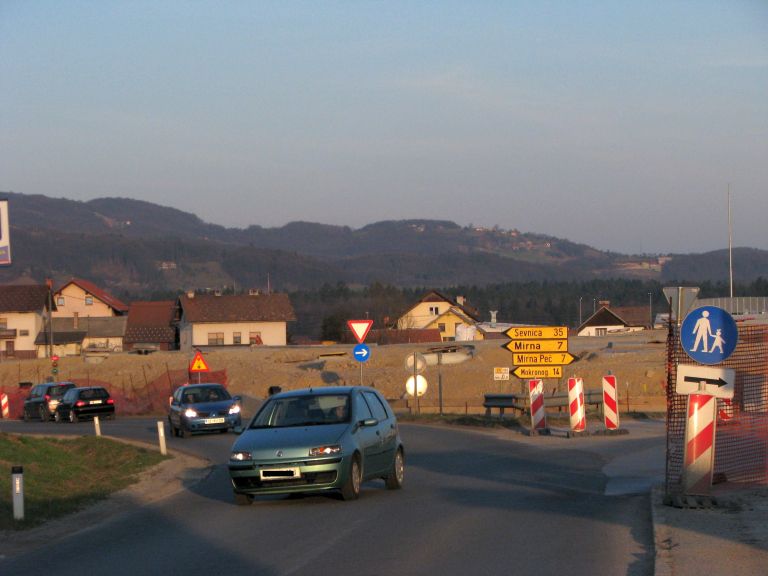 krozisce_trebnjen.jpg