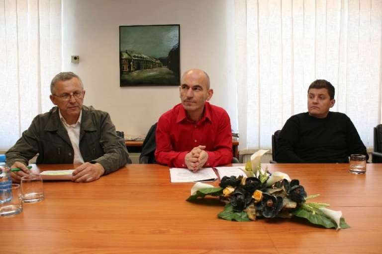 na_novinarski_konferenci.jpg