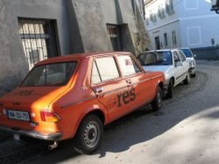 zares_narobe_parkiran_avto.jpg