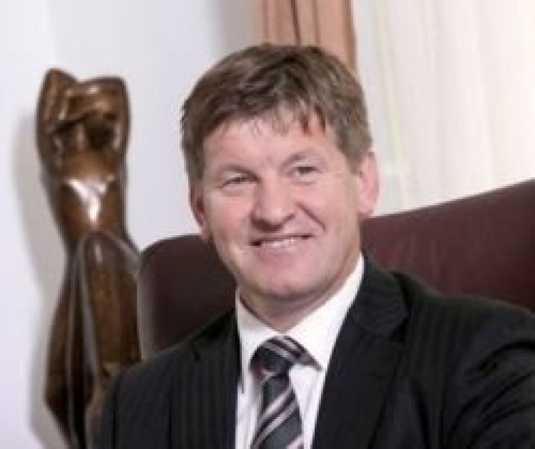 bogovic_leze.jpg