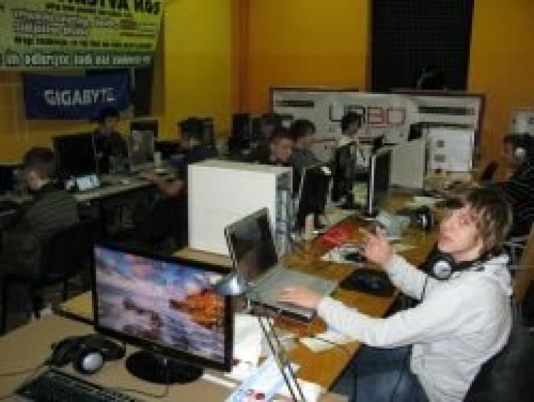 lan10.jpg