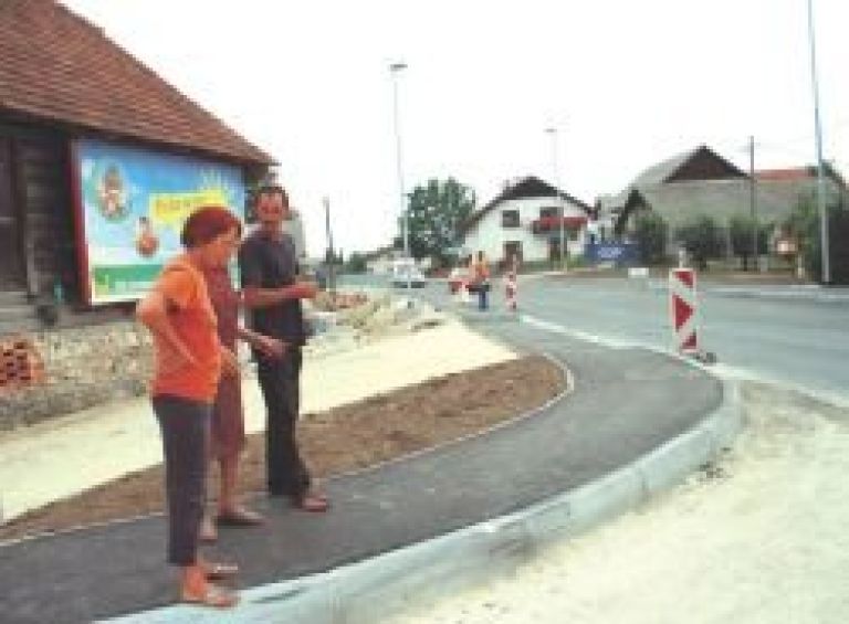 tezka_voda_cesta_in.jpg