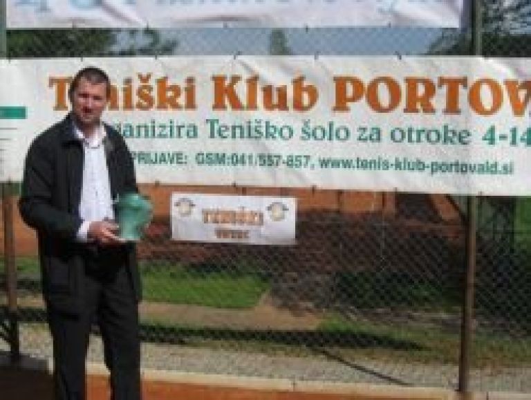 tenis_volt_naslovna.jpg