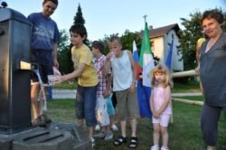 ajdovec_vodnjak.jpg