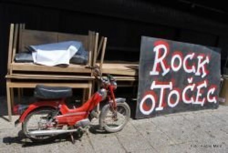 rock_moped.jpg