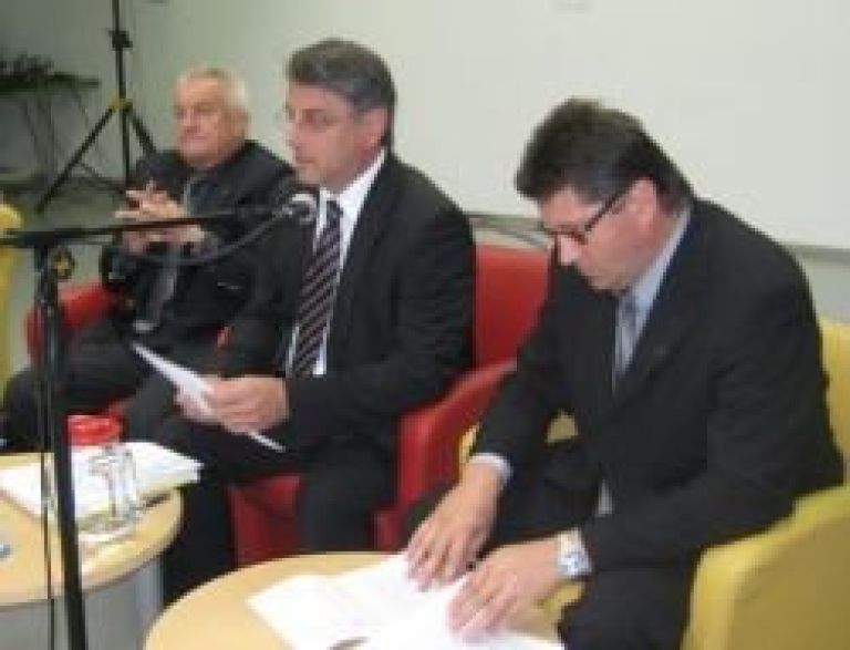 naslovna_miklavcic.jpg
