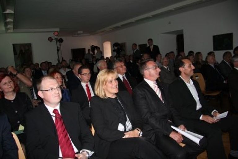 hyb0156.jpg