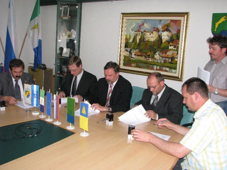 pogodba12.jpg