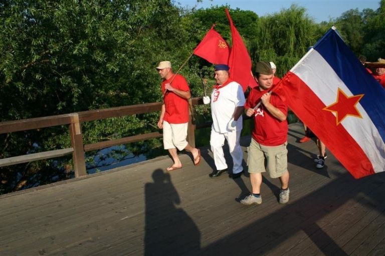 naslovn_z_zastovo.jpg