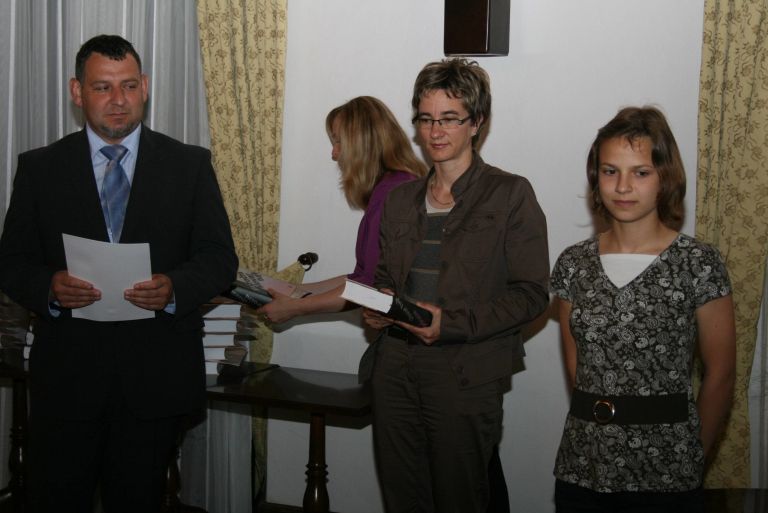 anja_drstvensek_je_prejela_dve_pohvali.jpg