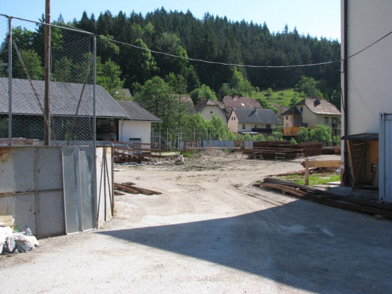 gradbisce_nove_spostne_dvorane_in_vrtca_sodrazica_junij_2011.jpg