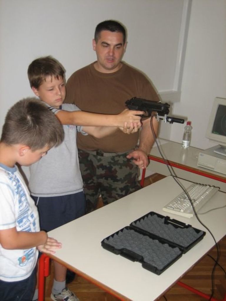 vojak_dete_rok.jpg