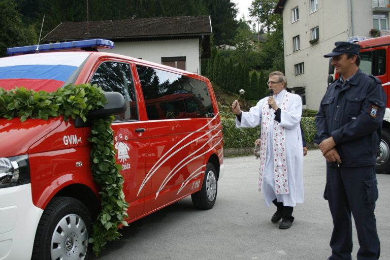blagoslov_kombija_pgd_trzisce.jpg