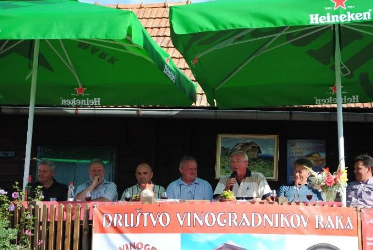 okrogla_miza__cvickov_vecer_015_0001.jpg