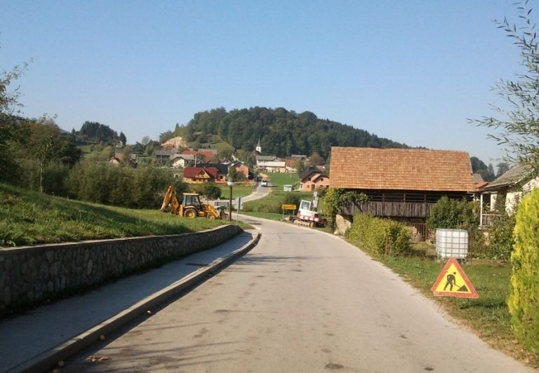 slepsek_in_beli_gric.jpg