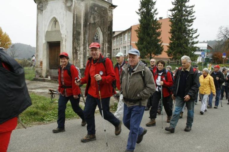 2__pohod_po_poteh_milana_majcna_in_70_let_boja_v_murnicah001.jpg