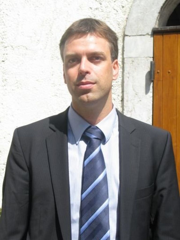 macedoni_mm.jpg