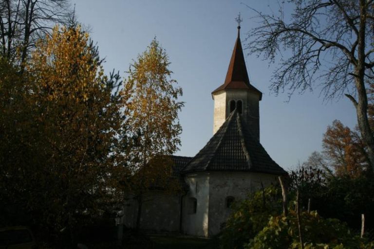 zabukovljani_pri_sv__juriju_tudi_za_obnovo_cerkve_2011_001.jpg