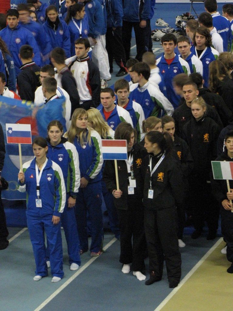 slovenska_reprezentanca_na_otvoritvi.jpg