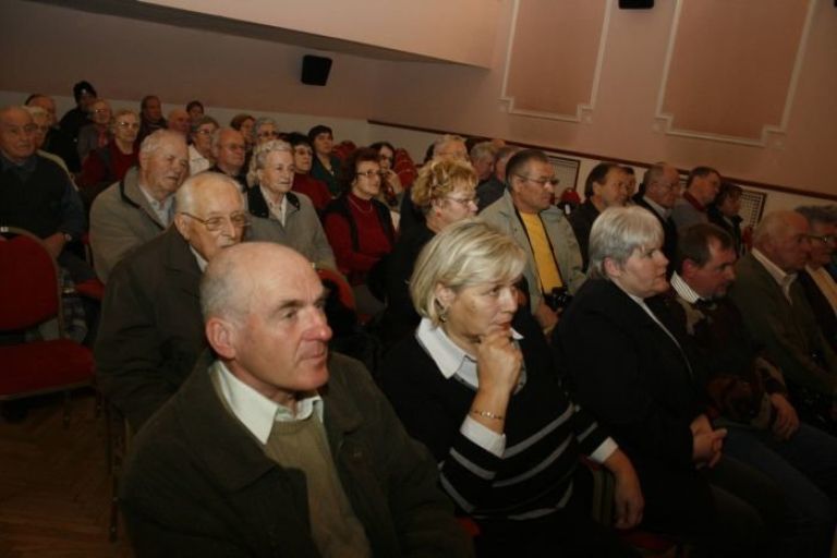 p_clani_in_simpatizerji_desusa.jpg