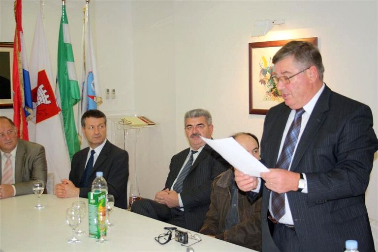 naslovn_prebrali_sbesedilo_sporazuma.jpg