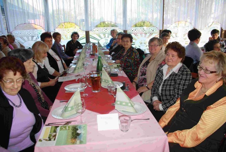 naslovn_kmetice_veliko.jpg