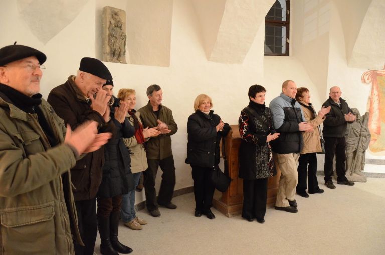 nad_recitalom_navdu_eni_poslu_alci.jpg