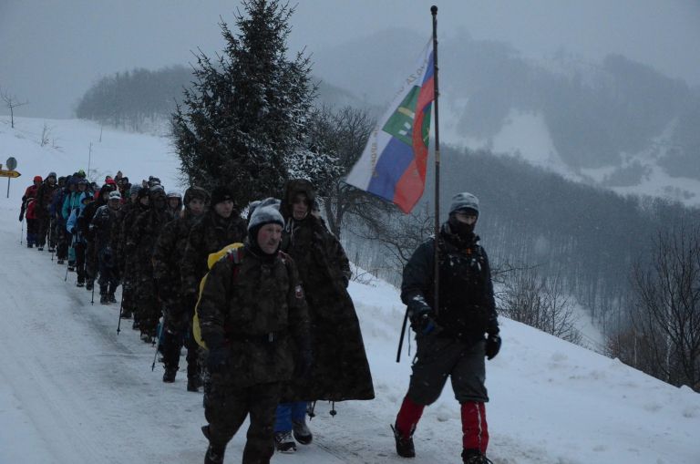 pohodniki_14__divizije_z_bohorja_v_sne__nem_mete__u_in_mraku_prihajajo_v_zabukovje_.jpg