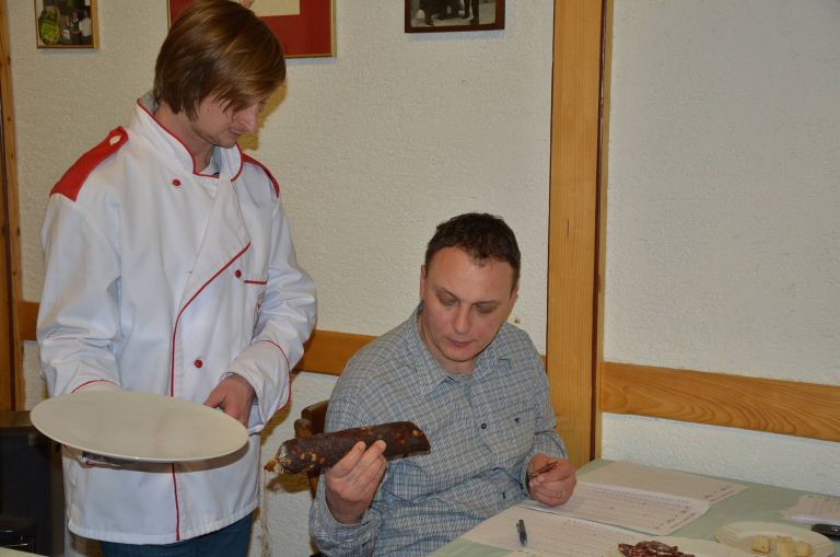 ocenjevanje_salame.jpg