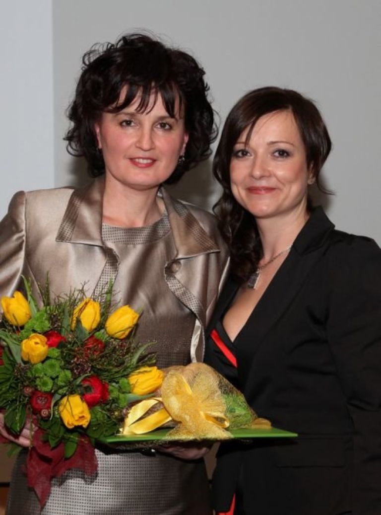 vesna_20gregoric_20vesna_20medle_20predsednici_20kluba_1_.jpg