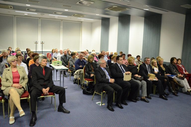 clani_posavskega_in_obsoteljskega_drustva_za_boj_proti_raku_na_skuscini_.jpg