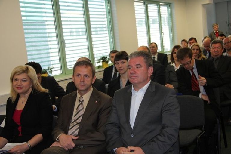 cezmej_sodelov_05.jpg