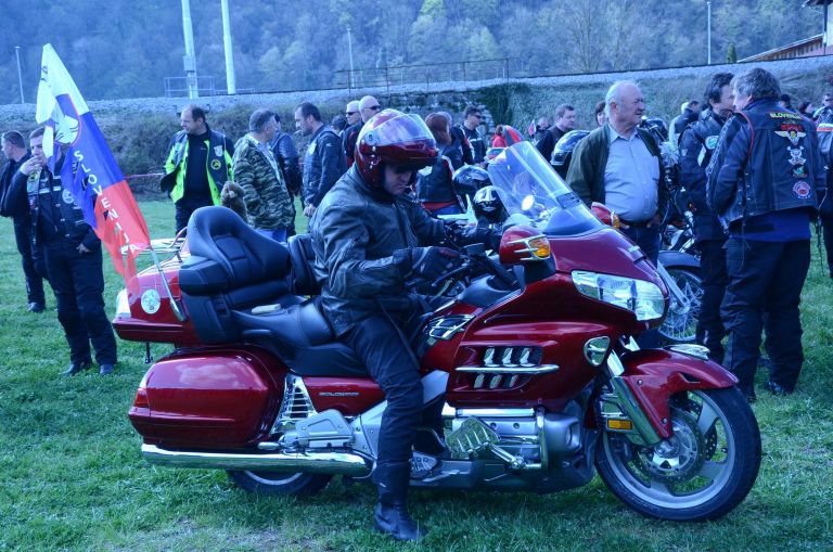 anton_jazbec_iz_zabukovja_je_ozalj__al_svojega_lepotca_.jpg