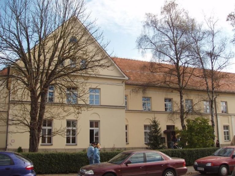 gimnazija_brezice_stavba_ml.jpg