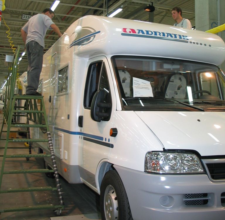adria_mobil_avtodom.jpg