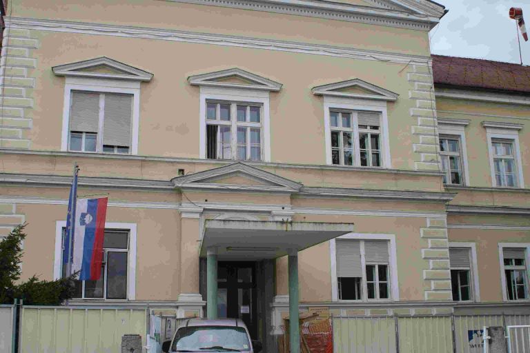splosna_bolnisnica_brezice__3_.jpg