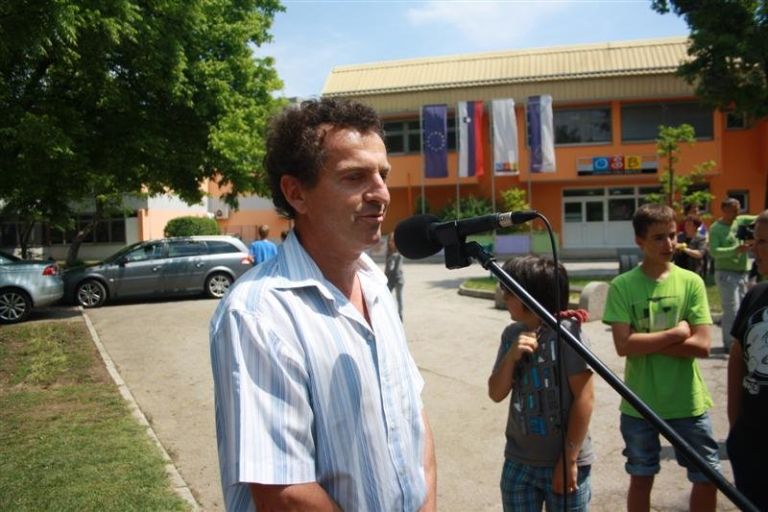 naslovn_zvone___erneli__.jpg