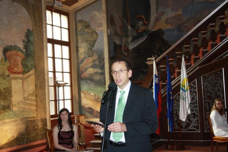 naslovn_minister.jpg