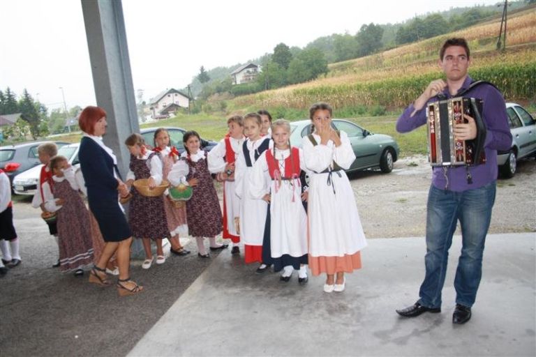 naslovn_folkloristi.jpg