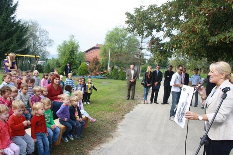 prikazovalnik_hitrosti_dobova__10_.jpg