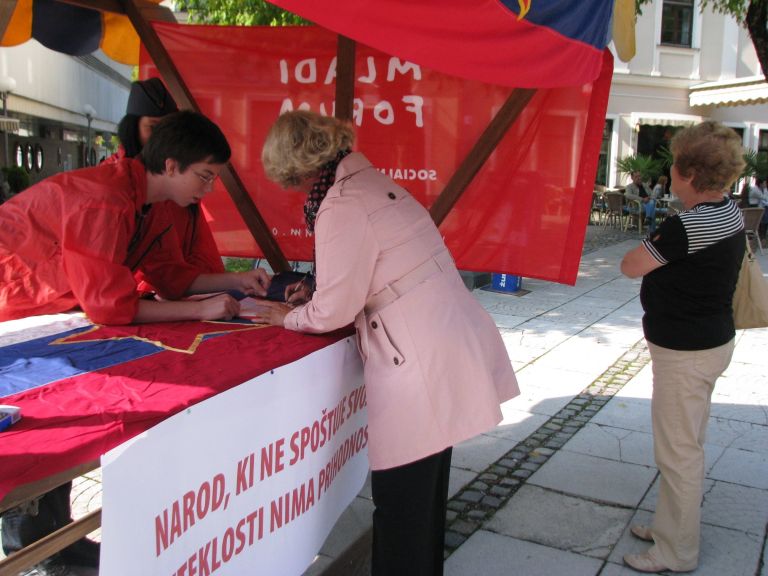 zbiranje_podpisov_za_vojasnico_internet.jpg