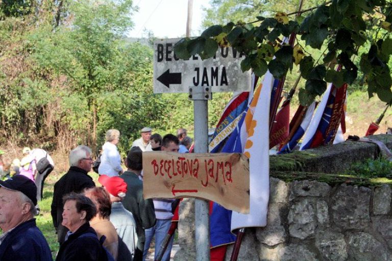 beceletova_jama_01.jpg