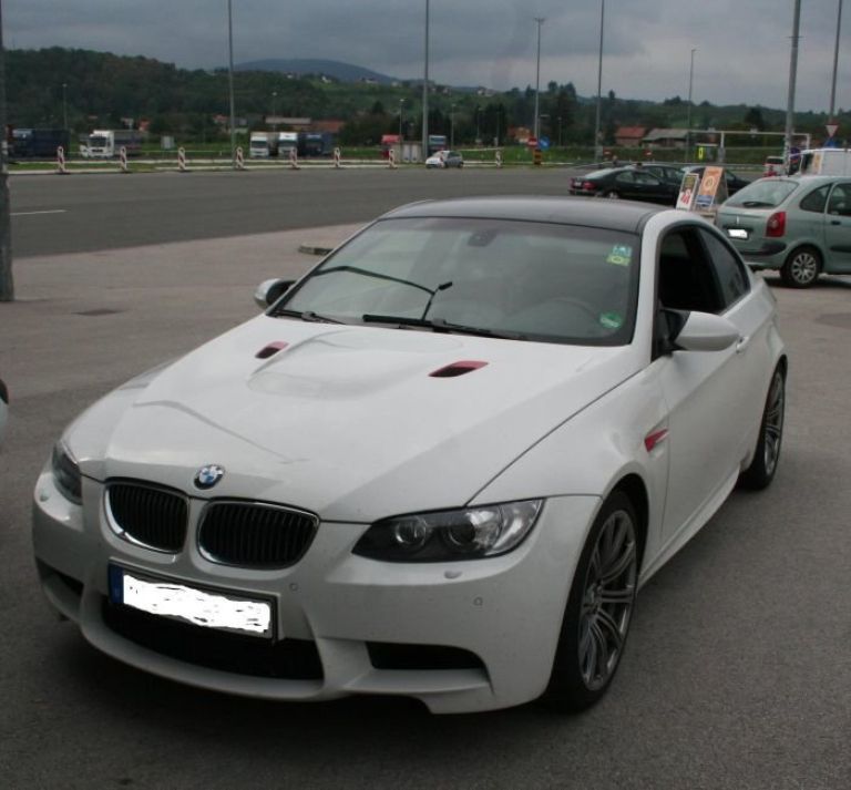 ukraden_bmw.jpg