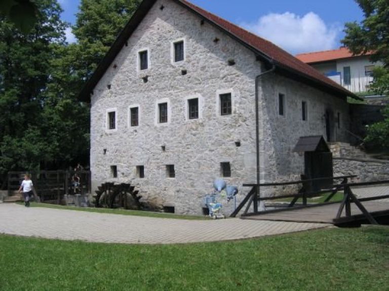 trubarjeva_domacija_mlin_jun_07.jpg