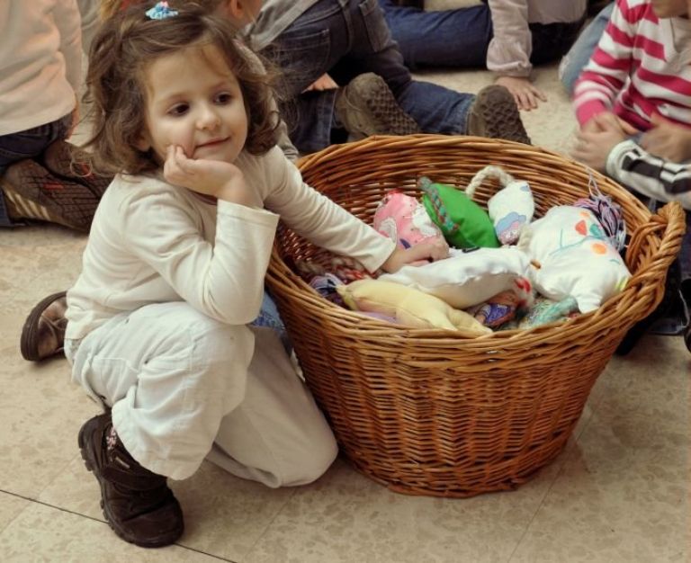 lanskoletna_podelitev_objemckov_v_pediatricni_kliniki_ljubljana_foto_tatjanamagusa.jpg