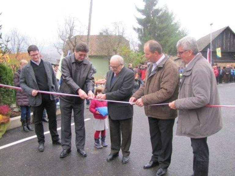 predaja_v_namen_obnovljene_lc_buseca_vas_brvi_stojanski_vrh_04.jpg