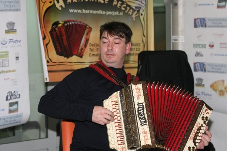 tezak002.jpg