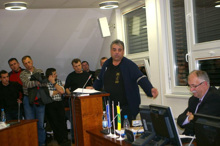 izredna038_0001.jpg